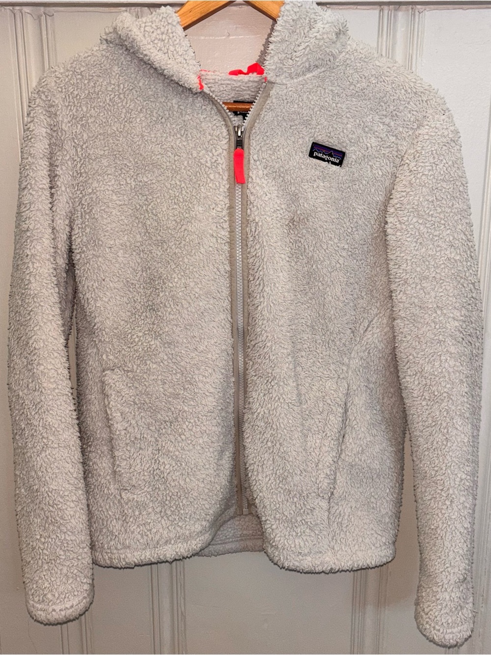 Patagonia Los Gatos Girl’s XXL 16/18 hooded fleece jacket light gray